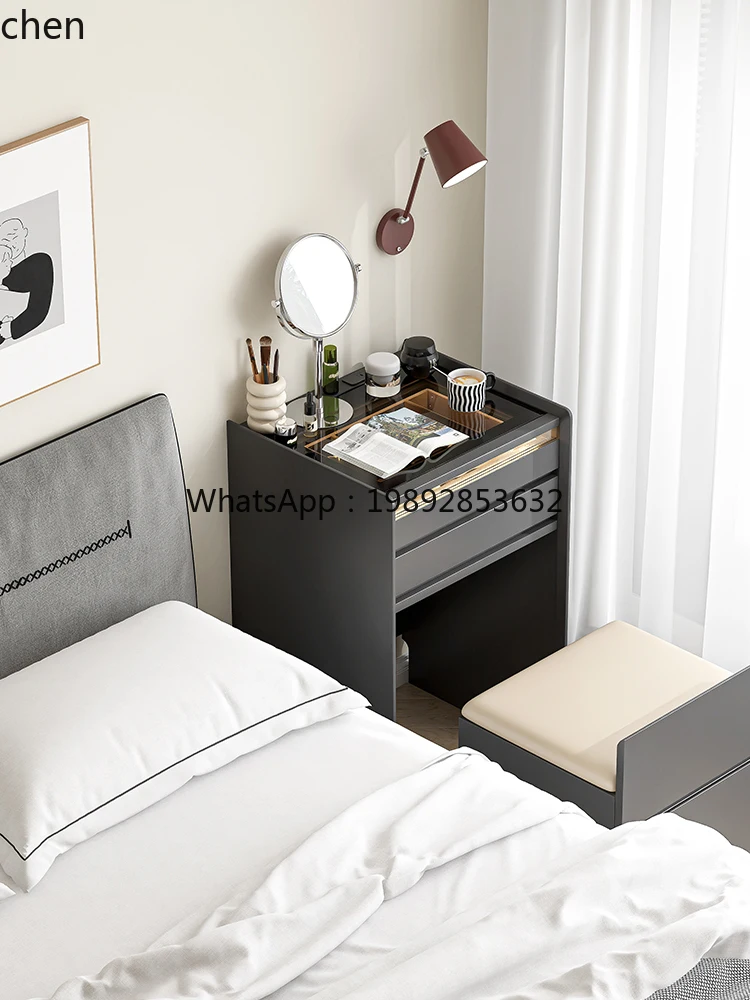 r5.13 Mesa de Cabeceira Minima - Makeup avaliação e preço